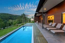 Modern, Glass Bungalow. BEST views in Asheville!
