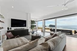 Beachfront Getaway with Hot Tub, Gym and Sauna