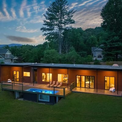 Modern, Glass Bungalow. BEST views in Asheville!