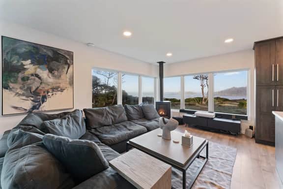 5 Acre Oceanfront Home w/ Gym, Sauna and Hot Tub