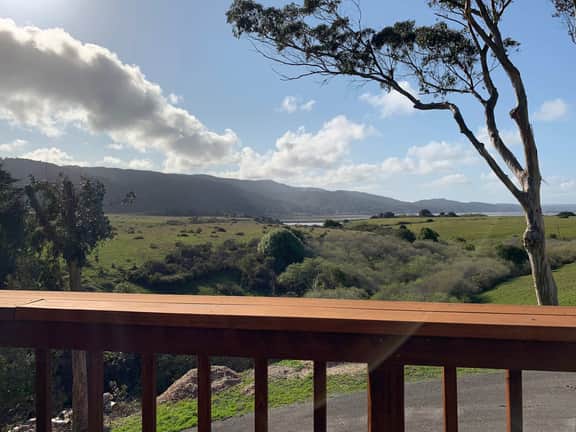 5 Acre Oceanfront Home w/ Gym, Sauna and Hot Tub